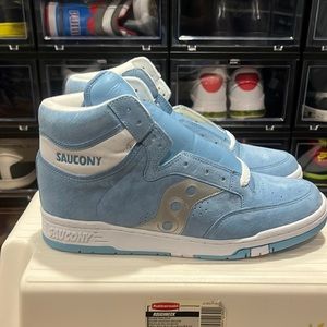 High top Saucony limited edition